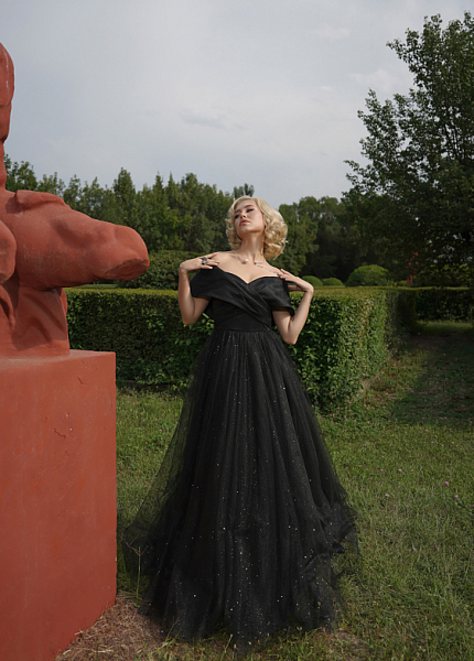 Прокат платья Чёрное макси с приспущенными плечиками Рейчел Блеск для фотосессии и мероприятия в Омске