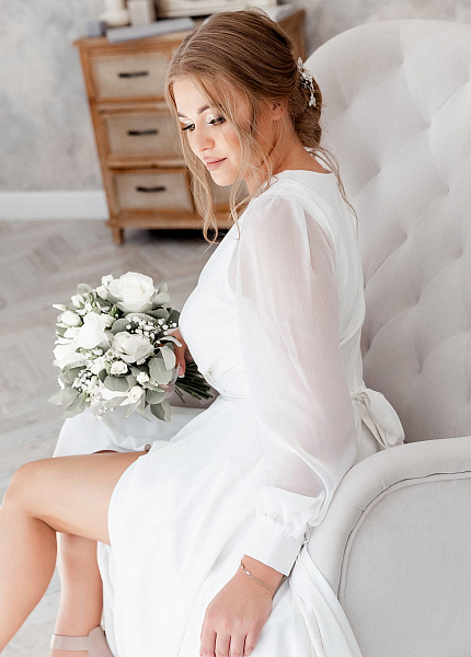 Прокат платья Белое струящееся из шелка с шифоновыми рукавами Саманта для фотосессии и мероприятия в Омске