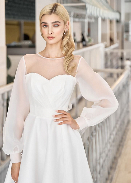 Прокат платья Белое с рукавами и прозрачной вставкой Жаклин макси для фотосессии и мероприятия в Омске