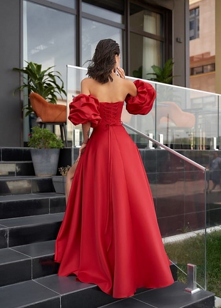 Прокат платья Красное макси с открытыми плечами и рукавами буфами Хлоя для фотосессии и мероприятия в Омске
