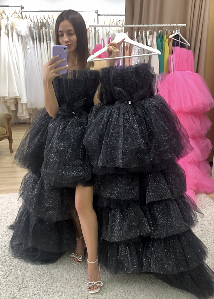 Прокат платья Чёрное блестящее со съемным шлейфом для девочки Мон Амур для фотосессии и мероприятия в Омске