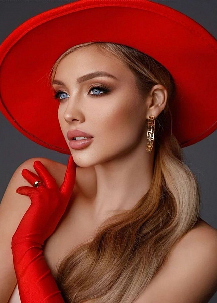 Прокат Шляпа  красного цвета с большими полями для фотосессии и мероприятия в Омске