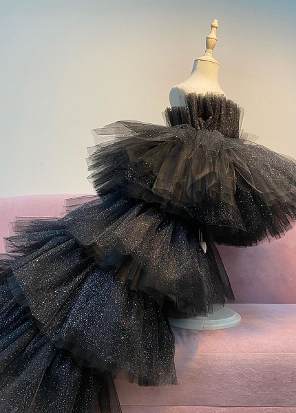 Чёрное блестящее со съемным шлейфом для девочки Мон Амур со скидкой платьев для фотосессии и мероприятия в Омске