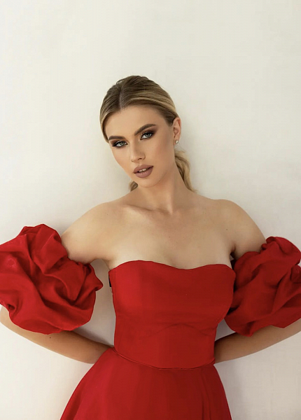 Прокат платья Красное миди лаконичное с объемными рукавами Хлоя для фотосессии и мероприятия в Омске