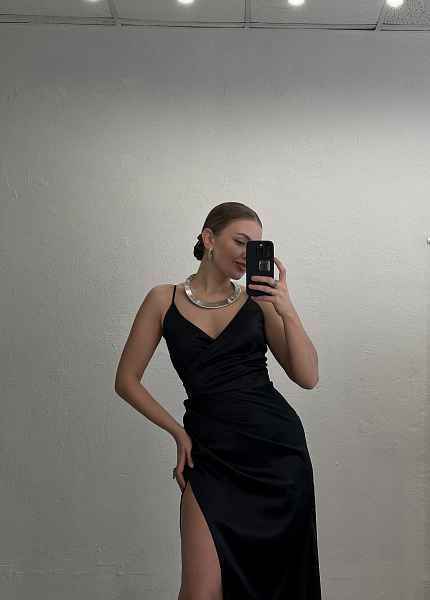 Прокат платья Черное на запах на бретельках Дилара для фотосессии и мероприятия в Омске